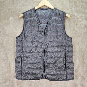 Uniqlo Vest Black Puffer Ultra Light Packable Men's Size M Pockets Snap Buttons